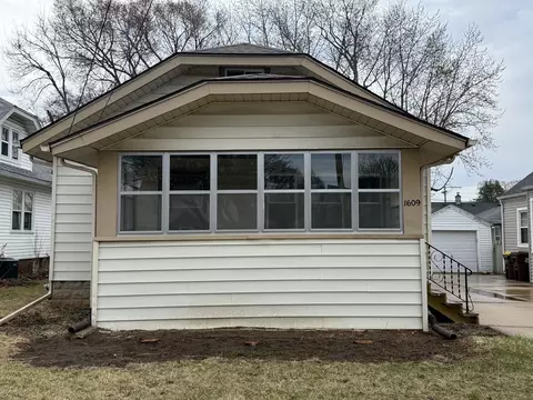 1609 Bruner St, Rockford, IL 61103