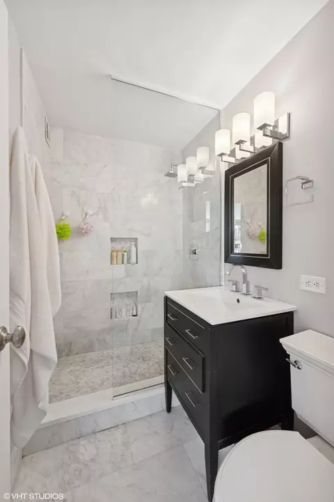 Bath - 33 E Cedar St #5C, Chicago, IL 60611 photo 1 of 1