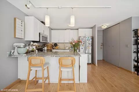 Kitchen - 33 E Cedar St #5C, Chicago, IL 60611 photo 1 of 2