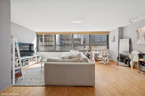 Living - 33 E Cedar St #5C, Chicago, IL 60611 photo 1 of 6
