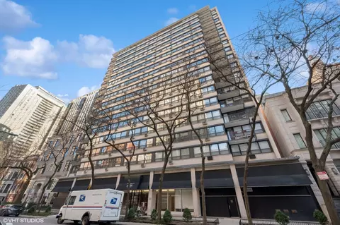 33 E Cedar St #5C, Chicago, IL 60611