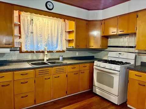 2625 4th St, Peru, IL 61354 photo 5