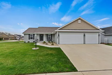 704 N Abbey Rd, Urbana, IL 61802