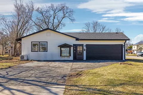 427 Aztec Dr, Carol Stream, IL 60188