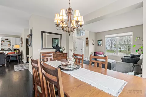 2789 Constitution Dr, Lindenhurst, IL 60046 photo 9