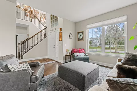 2789 Constitution Dr, Lindenhurst, IL 60046 photo 5