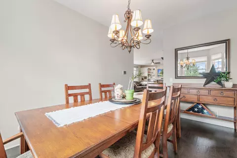 2789 Constitution Dr, Lindenhurst, IL 60046 photo 8
