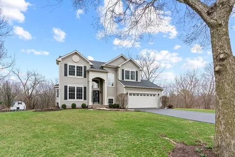 2789 Constitution Dr, Lindenhurst, IL 60046 photo 4