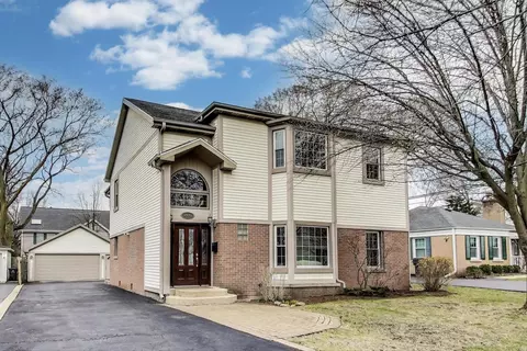 1925 Larkdale Dr, Glenview, IL 60025