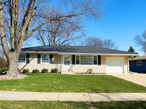 1314 Amber Dr, Montgomery, IL 60538
