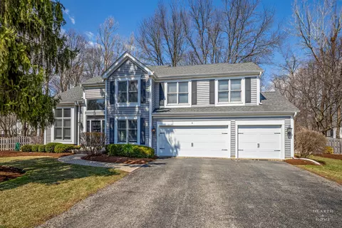 6 Bedford Ct, Algonquin, IL 60102
