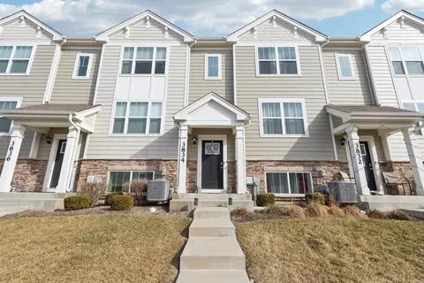 3834 Honeysuckle Ln, Elgin, IL 60124
