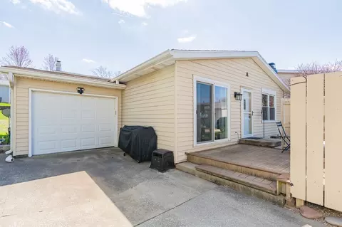 Exterior - 1542 Hunt Dr #A, Normal, IL 61761 photo 3 of 6