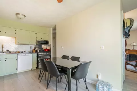 Dining - 1542 Hunt Dr #A, Normal, IL 61761 photo 1 of 2