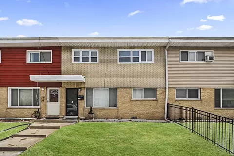 230 Dodge Ave #D, Evanston, IL 60202