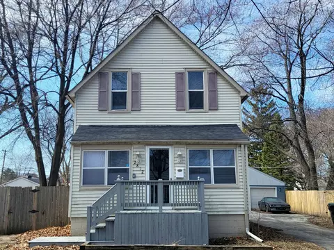 2812 Elizabeth Ave, Zion, IL 60099