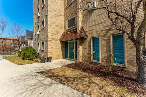 300 Circle Ave #5L, Forest Park, IL 60130