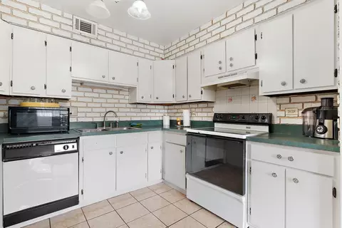 17701 Park Blvd #104, Lansing, IL 60438 photo 5