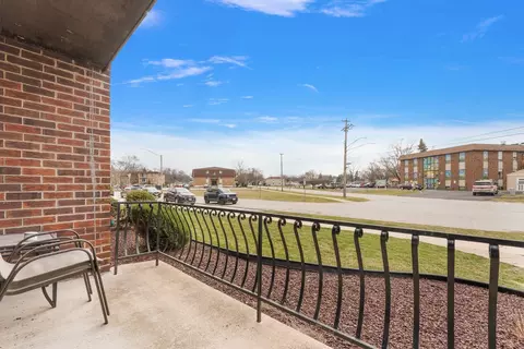 17701 Park Blvd #104, Lansing, IL 60438 photo 9