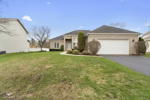 1111 Callaway Dr, Shorewood, IL 60404