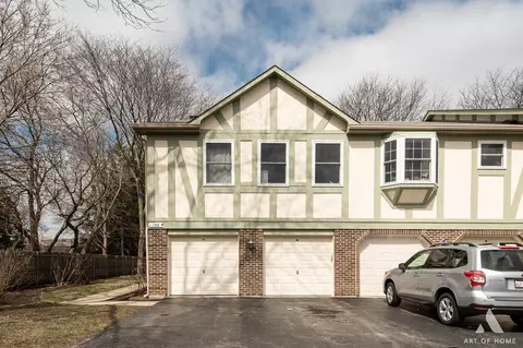 156 W Golf Ave #B, Libertyville, IL 60048