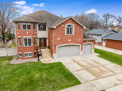 9812 Minnick Ave, Oak Lawn, IL 60453