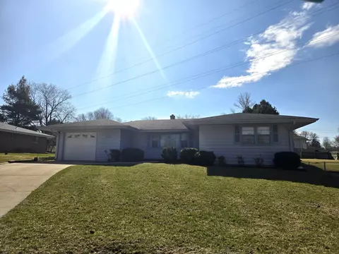 612 Blenheim Dr, Rockford, IL 61108