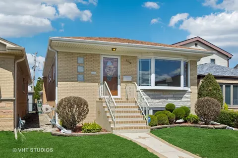7542 W Carmen Ave, Harwood Heights, IL 60706