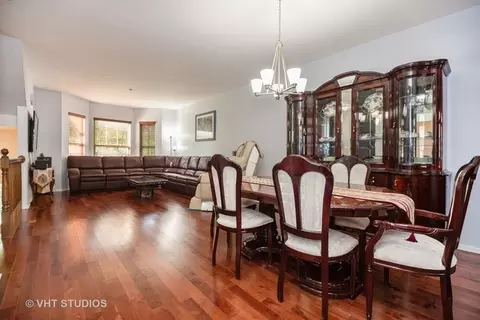 Dining - 522 Prestwick Ln, Wheeling, IL 60090 photo 2 of 4