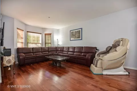 Living - 522 Prestwick Ln, Wheeling, IL 60090 photo 1 of 1