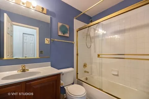 Bath - 522 Prestwick Ln, Wheeling, IL 60090 photo 2 of 2