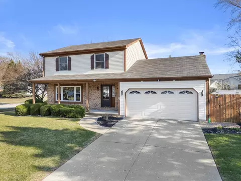 913 French Dr, Mundelein, IL 60060