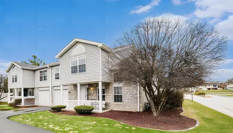 5375 Diamond Dr #B, Oak Forest, IL 60452