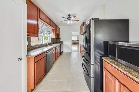 59 E Quincy St, Riverside, IL 60546 photo 18