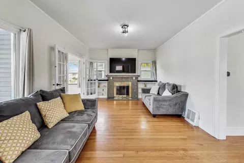 59 E Quincy St, Riverside, IL 60546 photo 8