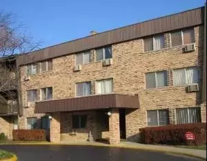 2604 N Windsor Dr #301, Arlington Heights, IL 60004