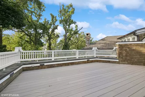 Exterior - 624 Pine Ln, Winnetka, IL 60093 photo 10 of 38