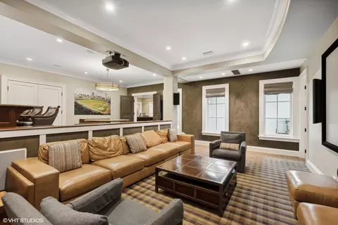 Living - 624 Pine Ln, Winnetka, IL 60093 photo 4 of 4