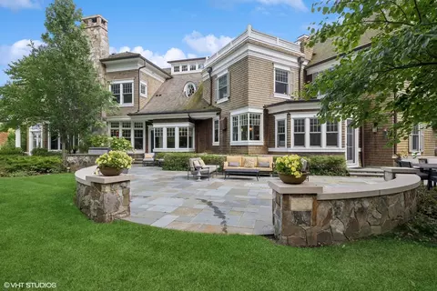 Exterior - 624 Pine Ln, Winnetka, IL 60093 photo 28 of 38