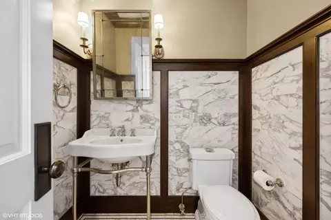 Bath - 624 Pine Ln, Winnetka, IL 60093 photo 1 of 9