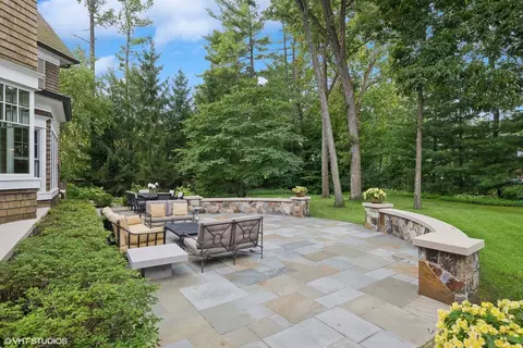 Exterior - 624 Pine Ln, Winnetka, IL 60093 photo 19 of 38