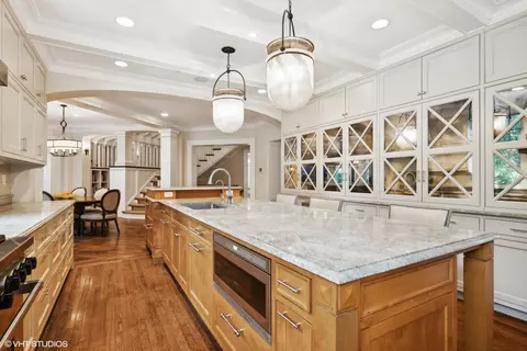 Kitchen - 624 Pine Ln, Winnetka, IL 60093 photo 1 of 5