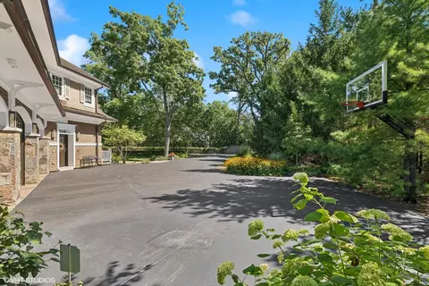 Exterior - 624 Pine Ln, Winnetka, IL 60093 photo 33 of 38