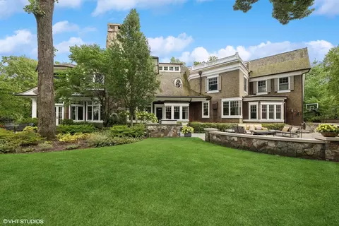Exterior - 624 Pine Ln, Winnetka, IL 60093 photo 18 of 38