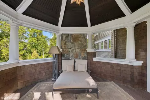 Exterior - 624 Pine Ln, Winnetka, IL 60093 photo 6 of 38