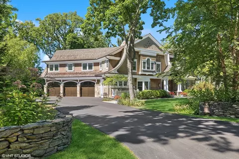 Exterior - 624 Pine Ln, Winnetka, IL 60093 photo 35 of 38