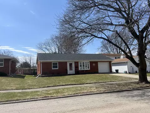 1131 W Logan St, Freeport, IL 61032
