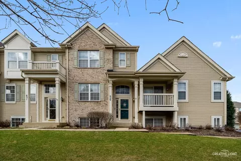 629 Lincoln Station Dr #1503, Oswego, IL 60543