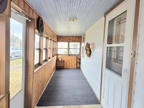 303 E First St, Leaf River, IL 61047 photo 2