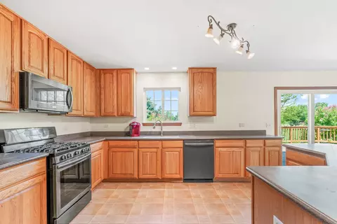 Kitchen - 968 Pattee Ave, Elburn, IL 60119 photo 2 of 3